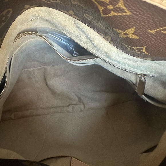 NWOT Louis Vuitton Artsy MM monogram bag - Picture 3 of 6